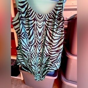 H20 plus size Swimsuit Size 24